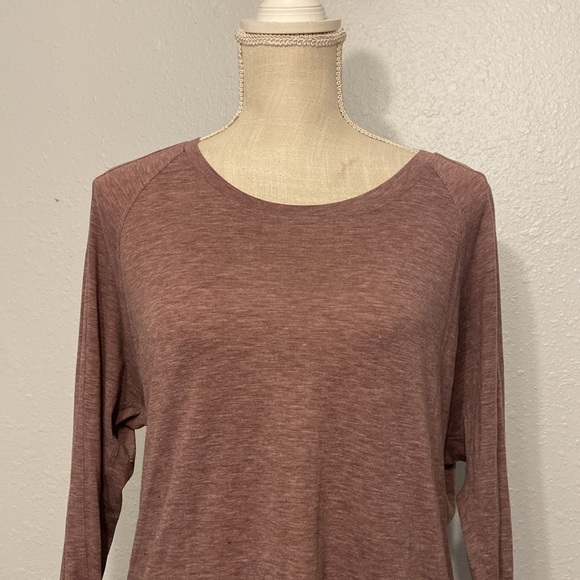 Lululemon Mauve Purple Long Sleeve Open Back Lightweight Top Size Large - Picture 2 of 6